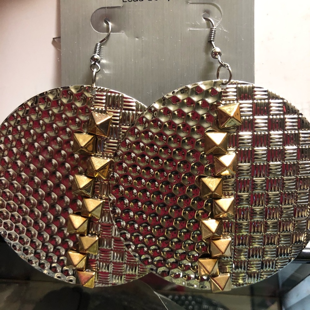 Precious earrings